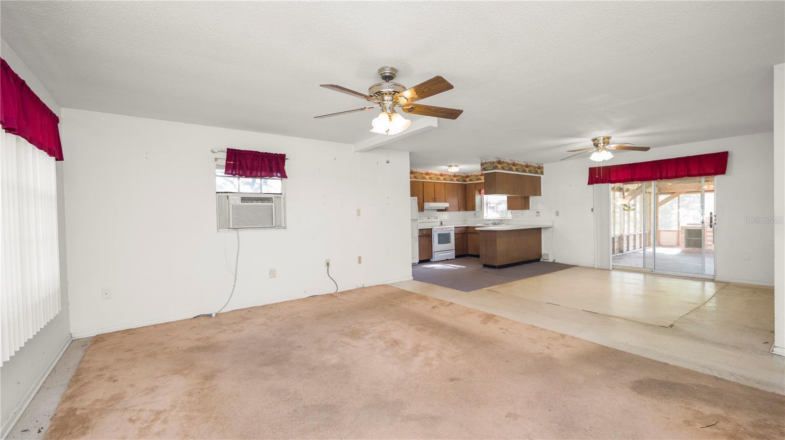 2005 W PIPKIN ROAD, LAKELAND, FL, 33811