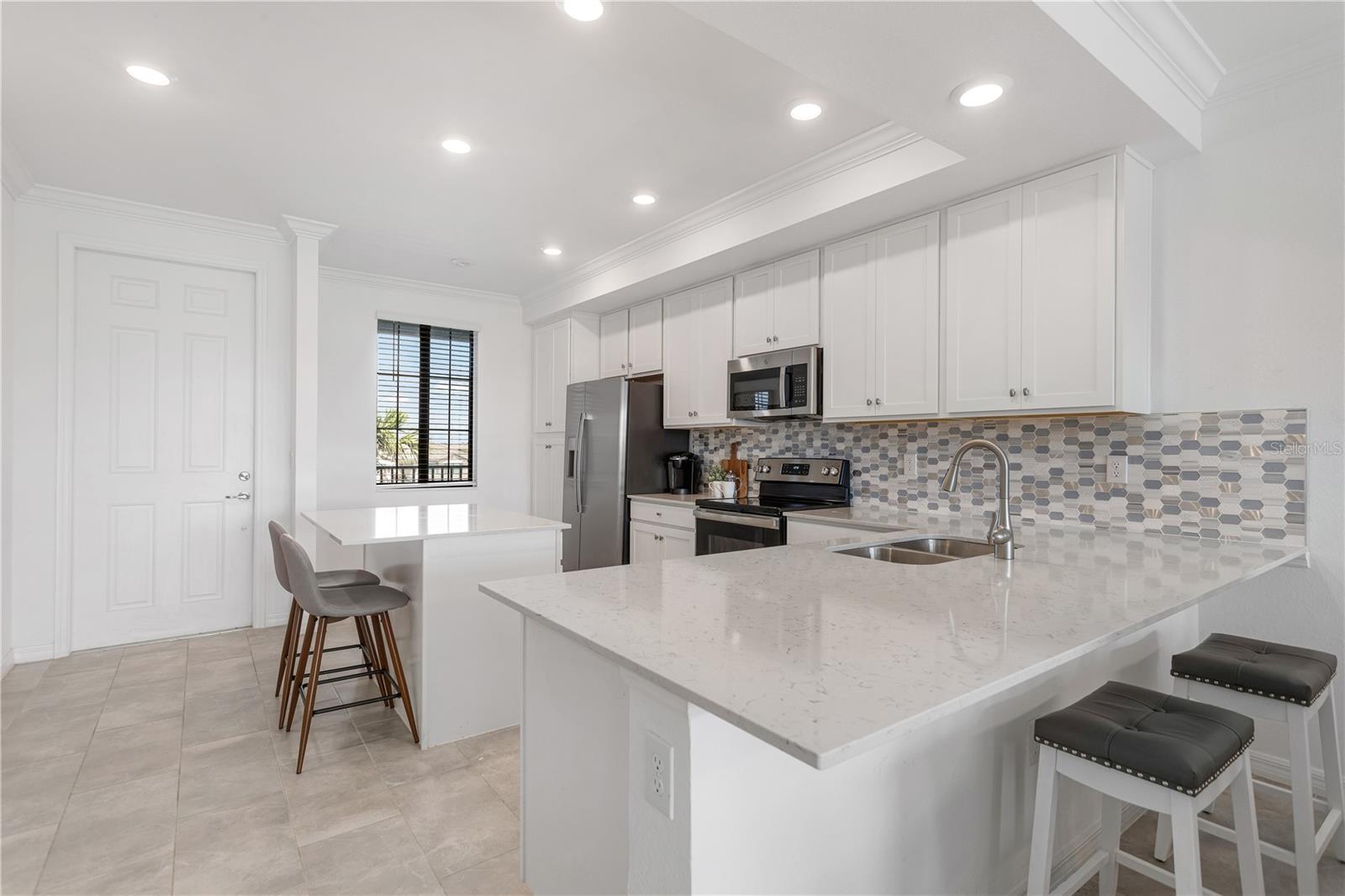 18028 GAWTHROP DR #304, BRADENTON, FL, 34211