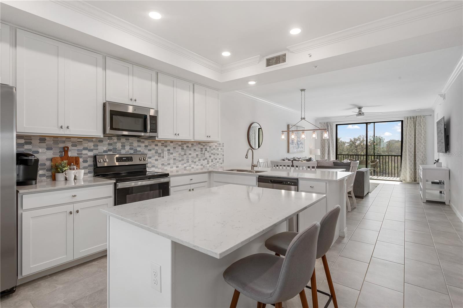 18028 GAWTHROP DR #304, BRADENTON, FL, 34211