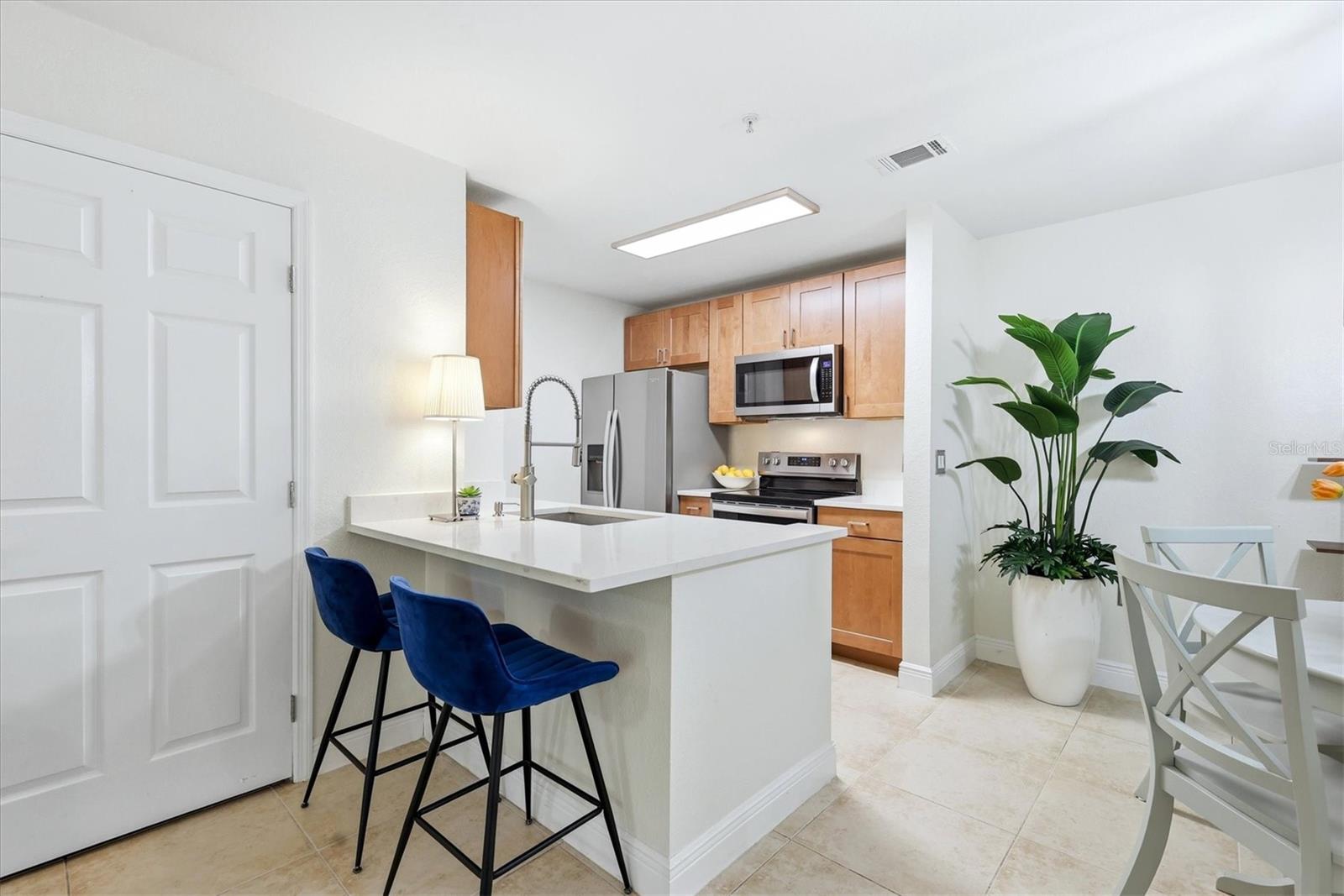 8911 MANOR LOOP #102, LAKEWOOD RANCH, FL, 34202