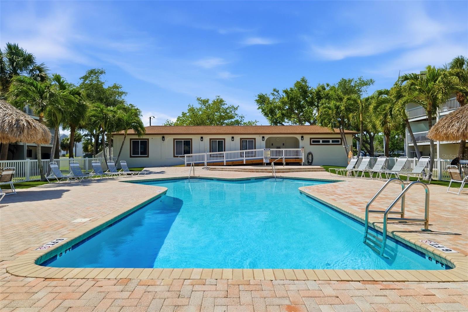 381 MADEIRA CIR, TIERRA VERDE, FL, 33715