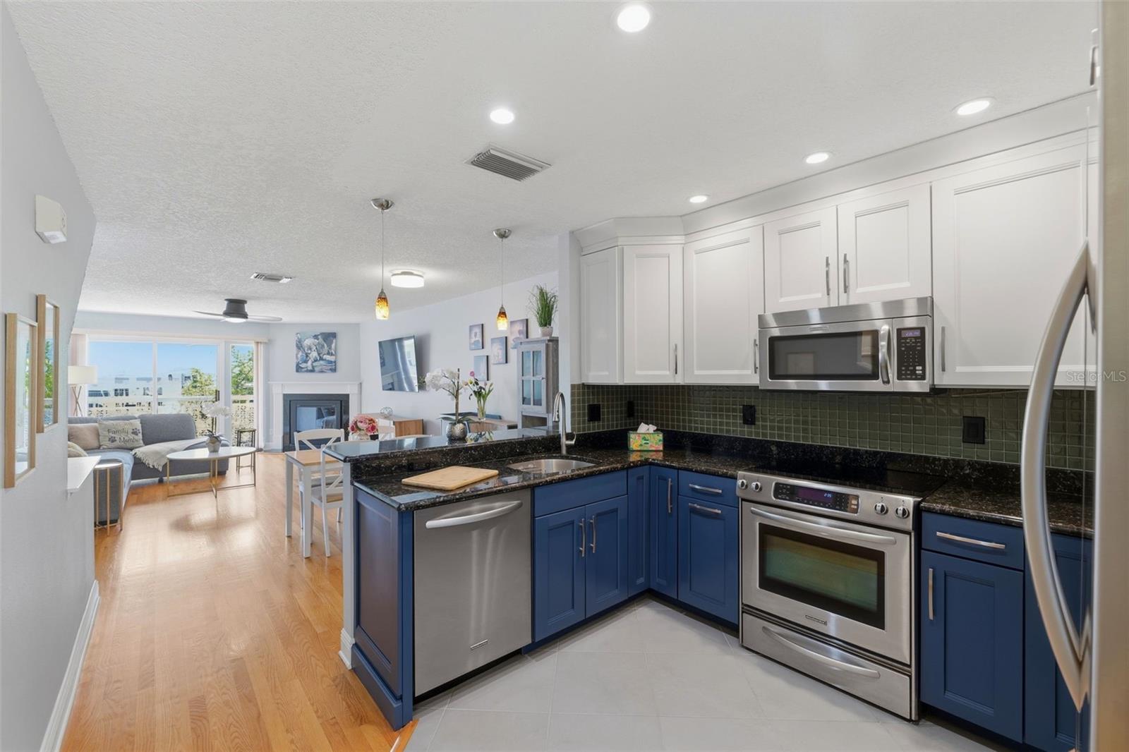 381 MADEIRA CIR, TIERRA VERDE, FL, 33715