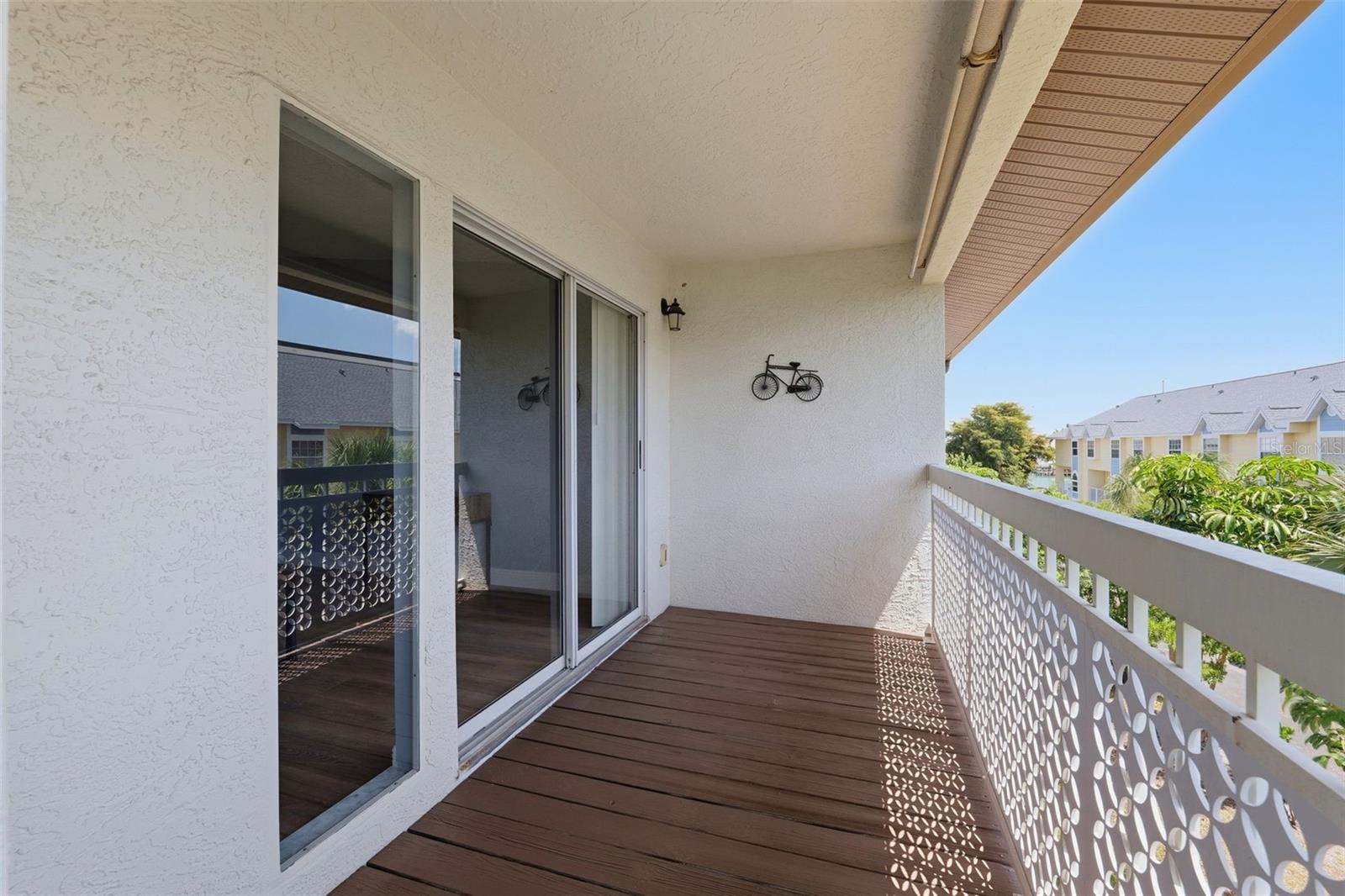 381 MADEIRA CIR, TIERRA VERDE, FL, 33715