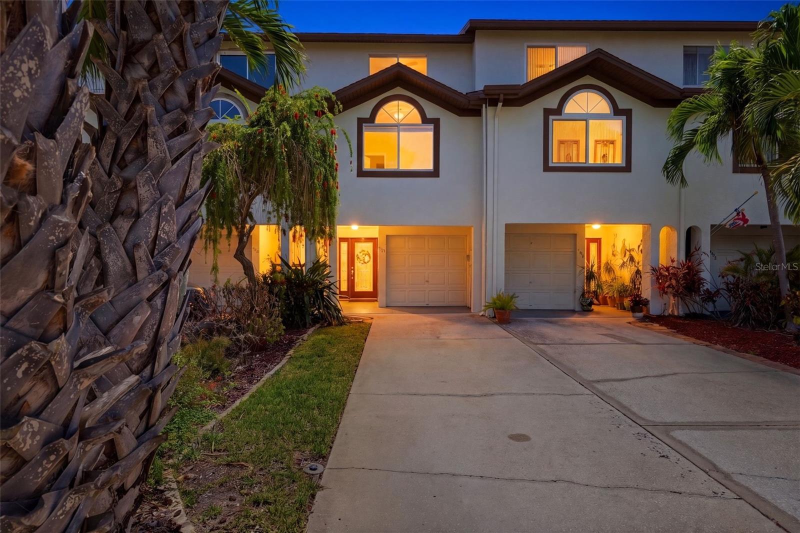 381 MADEIRA CIR, TIERRA VERDE, FL, 33715