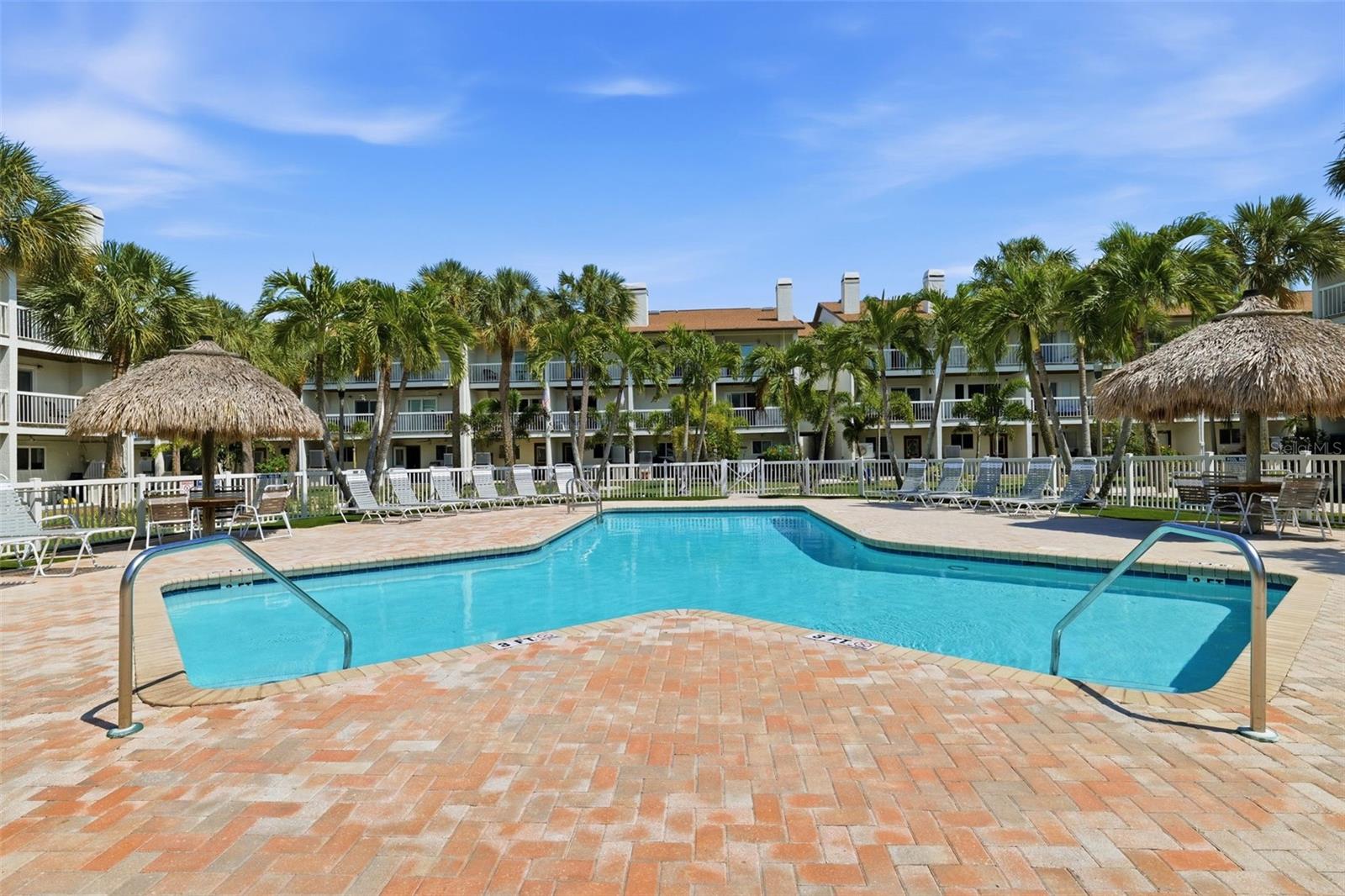 381 MADEIRA CIR, TIERRA VERDE, FL, 33715