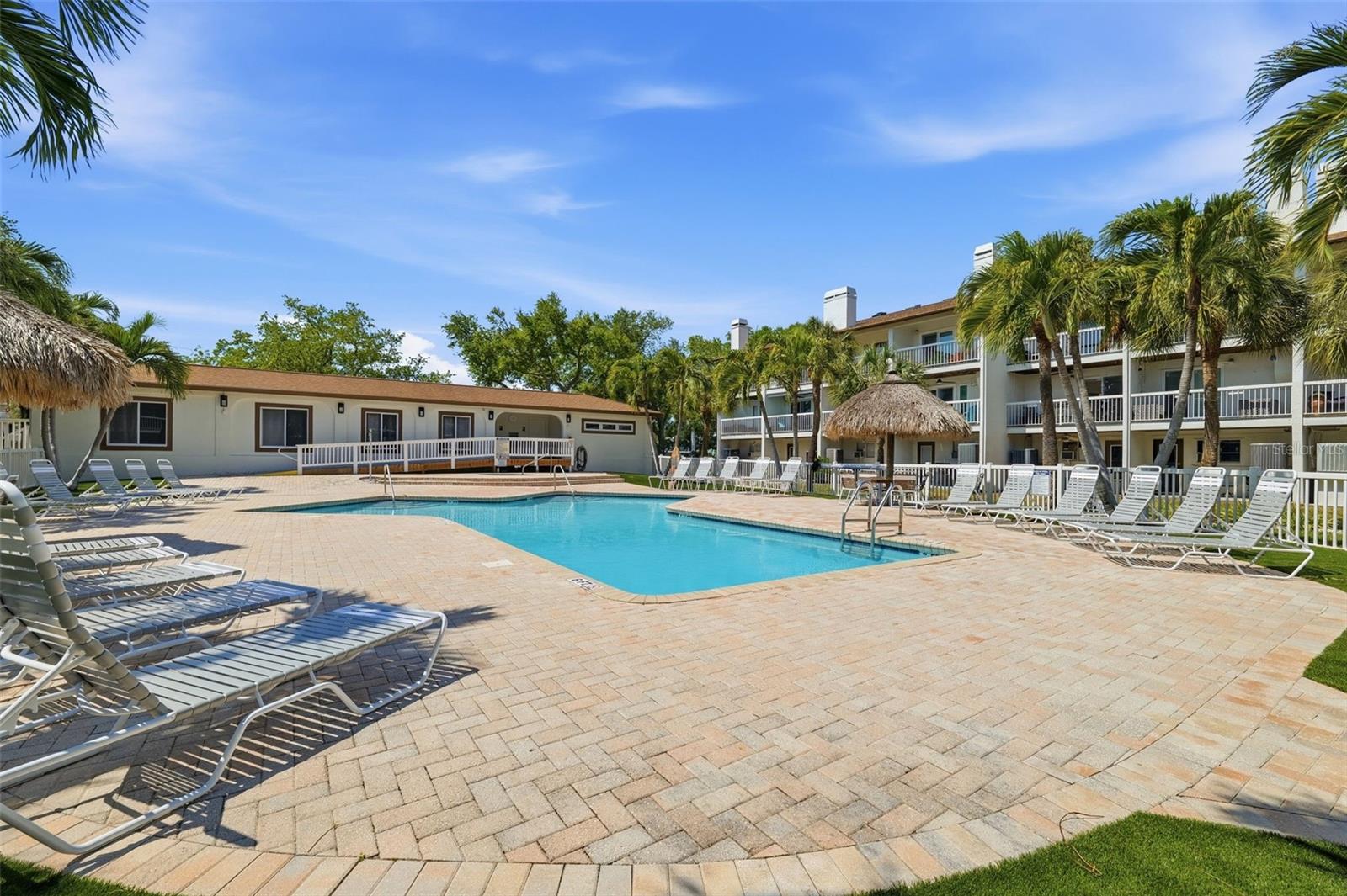 381 MADEIRA CIR, TIERRA VERDE, FL, 33715