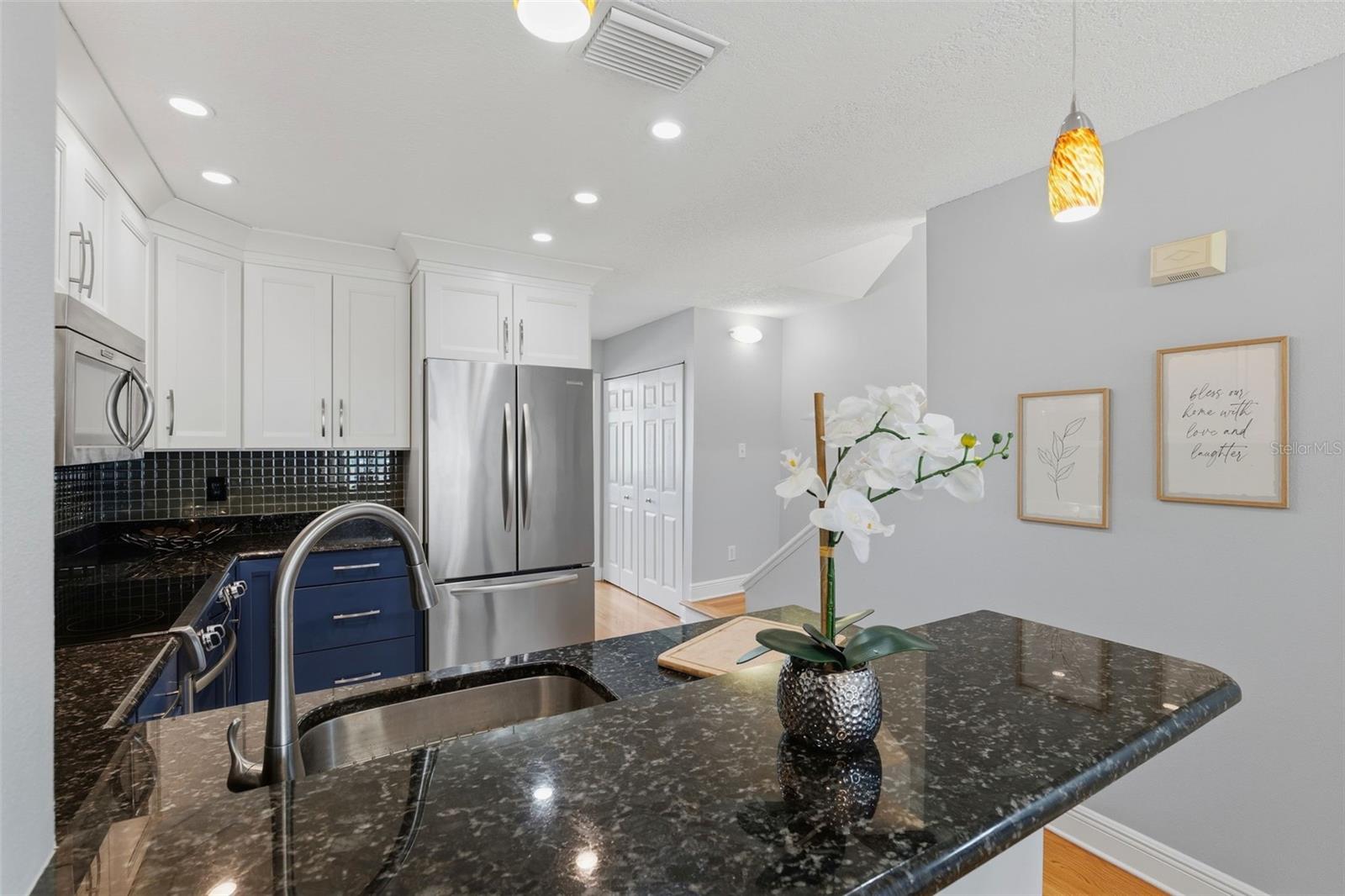 381 MADEIRA CIR, TIERRA VERDE, FL, 33715