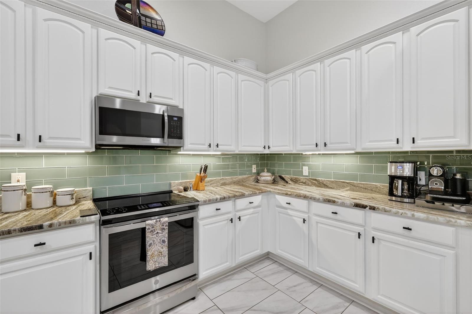 1760 EDGEWATER DR, MOUNT DORA, FL, 32757