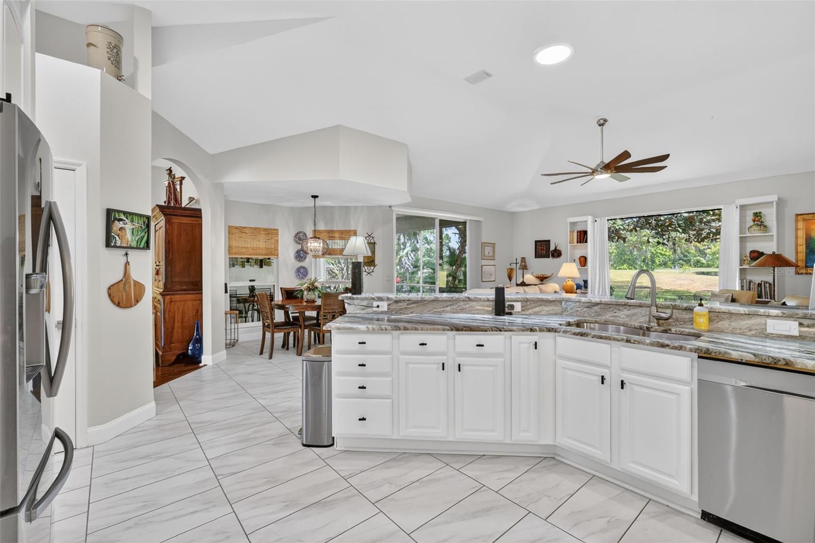 1760 EDGEWATER DR, MOUNT DORA, FL, 32757