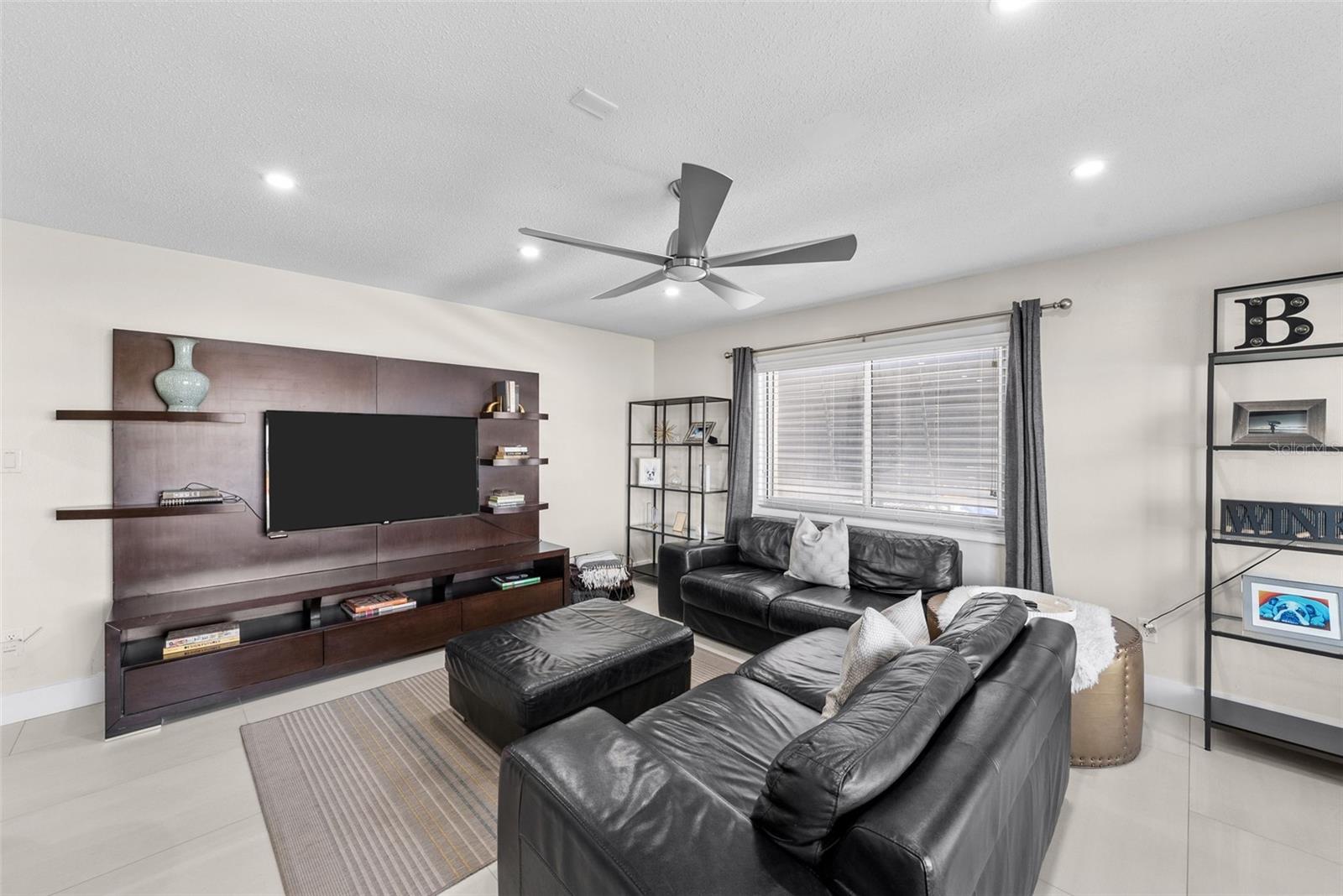 439 CAUSEWAY BLVD, DUNEDIN, FL, 34698