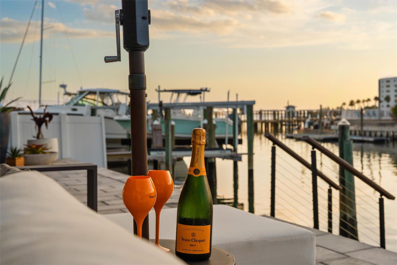 439 CAUSEWAY BLVD, DUNEDIN, FL, 34698