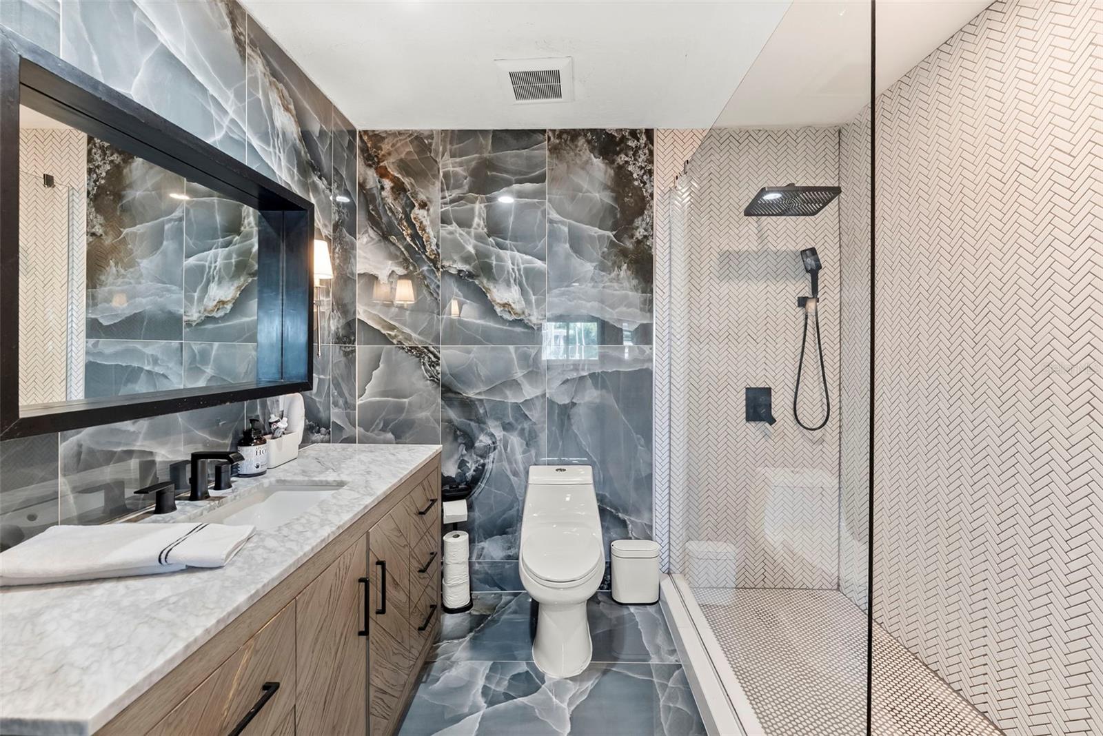 439 CAUSEWAY BLVD, DUNEDIN, FL, 34698