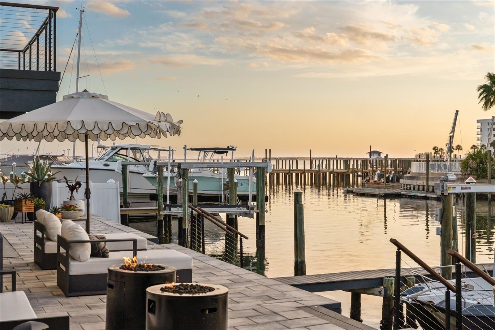 439 CAUSEWAY BLVD, DUNEDIN, FL, 34698