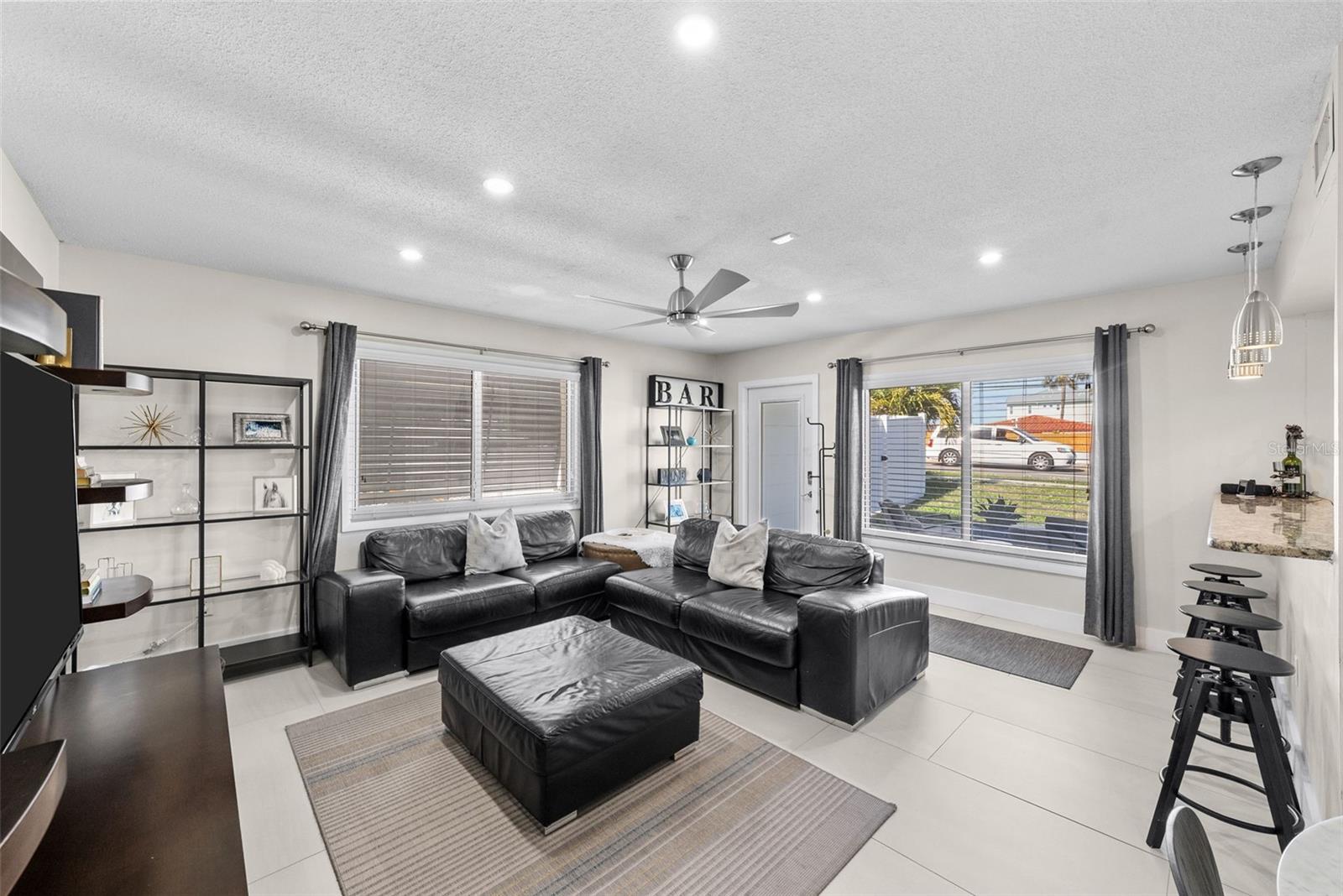 439 CAUSEWAY BLVD, DUNEDIN, FL, 34698