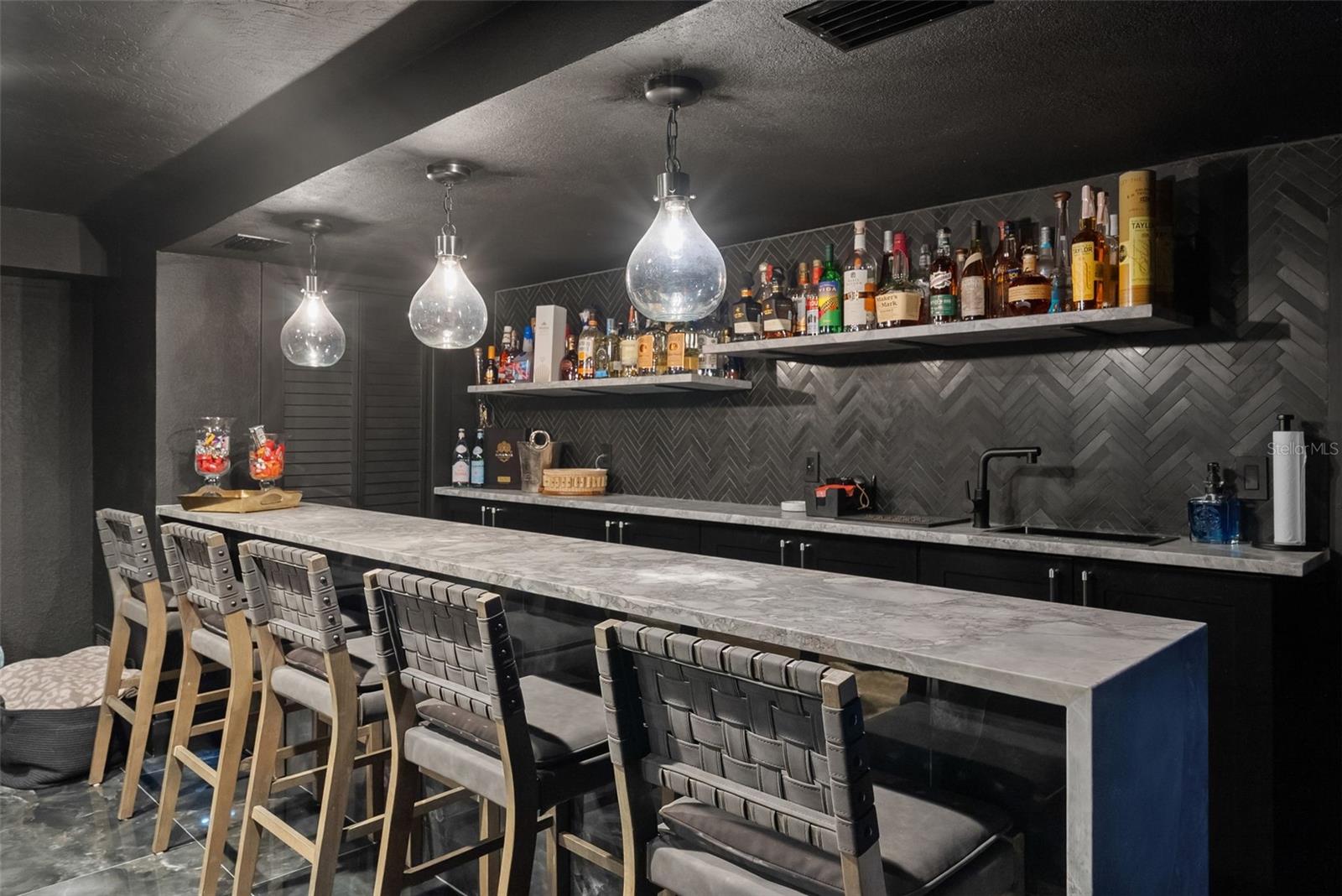 439 CAUSEWAY BLVD, DUNEDIN, FL, 34698