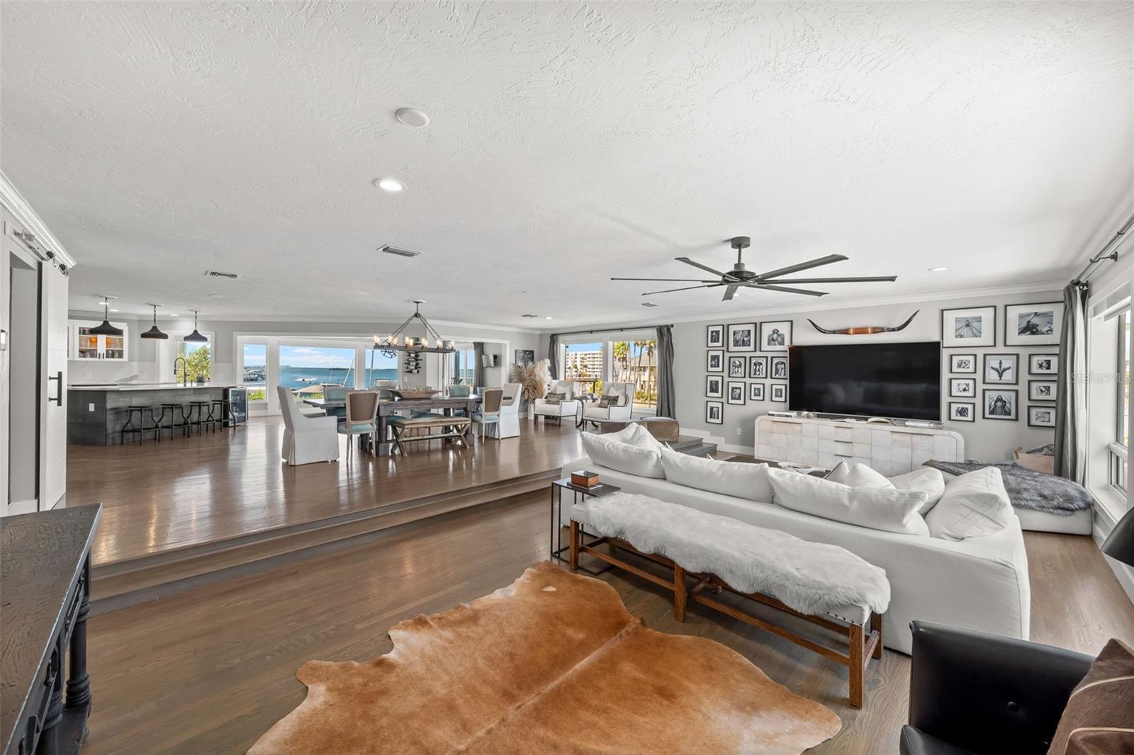 439 CAUSEWAY BLVD, DUNEDIN, FL, 34698