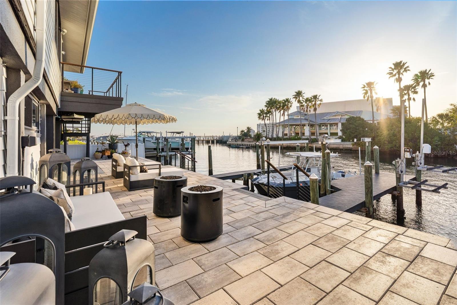 439 CAUSEWAY BLVD, DUNEDIN, FL, 34698