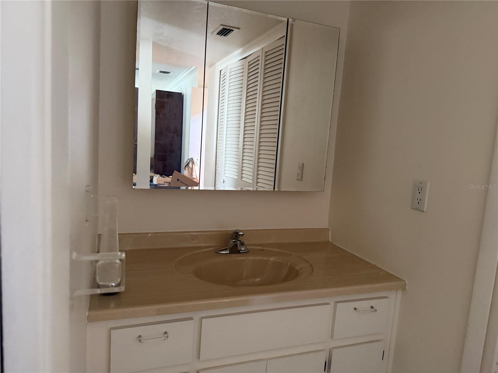 240 WINDWARD PSGE #1001, CLEARWATER BEACH, FL, 33767