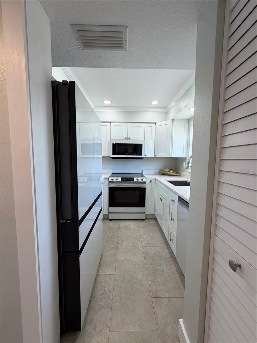 102 46TH AVENUE TER W #403, BRADENTON, FL, 34207