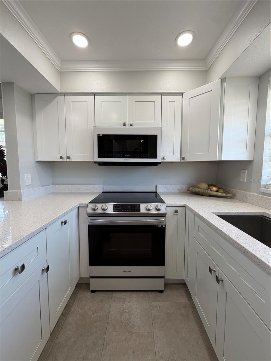 102 46TH AVENUE TER W #403, BRADENTON, FL, 34207