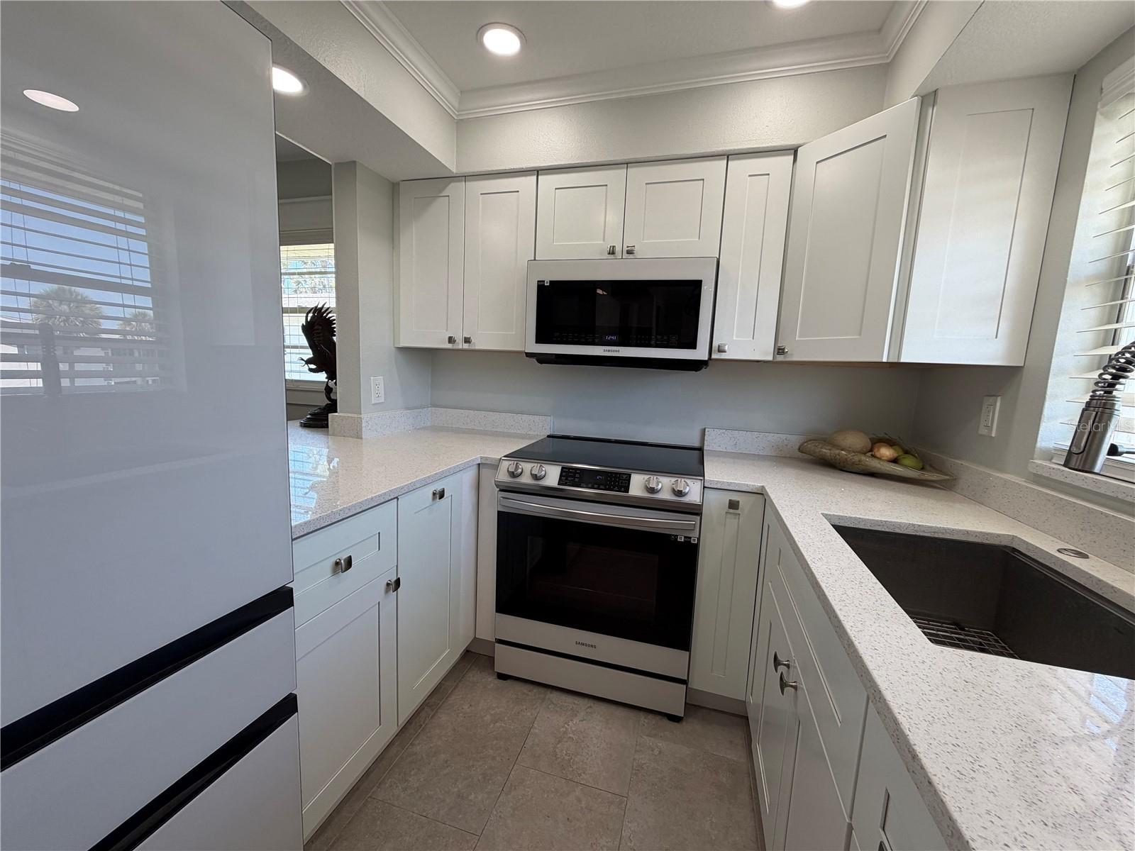 102 46TH AVENUE TER W #403, BRADENTON, FL, 34207