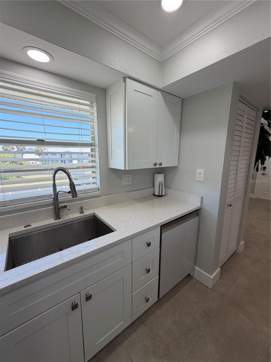 102 46TH AVENUE TER W #403, BRADENTON, FL, 34207