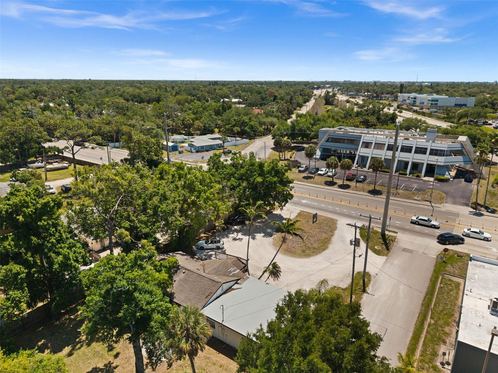 109 LAUREL RD E, NOKOMIS, FL, 34275