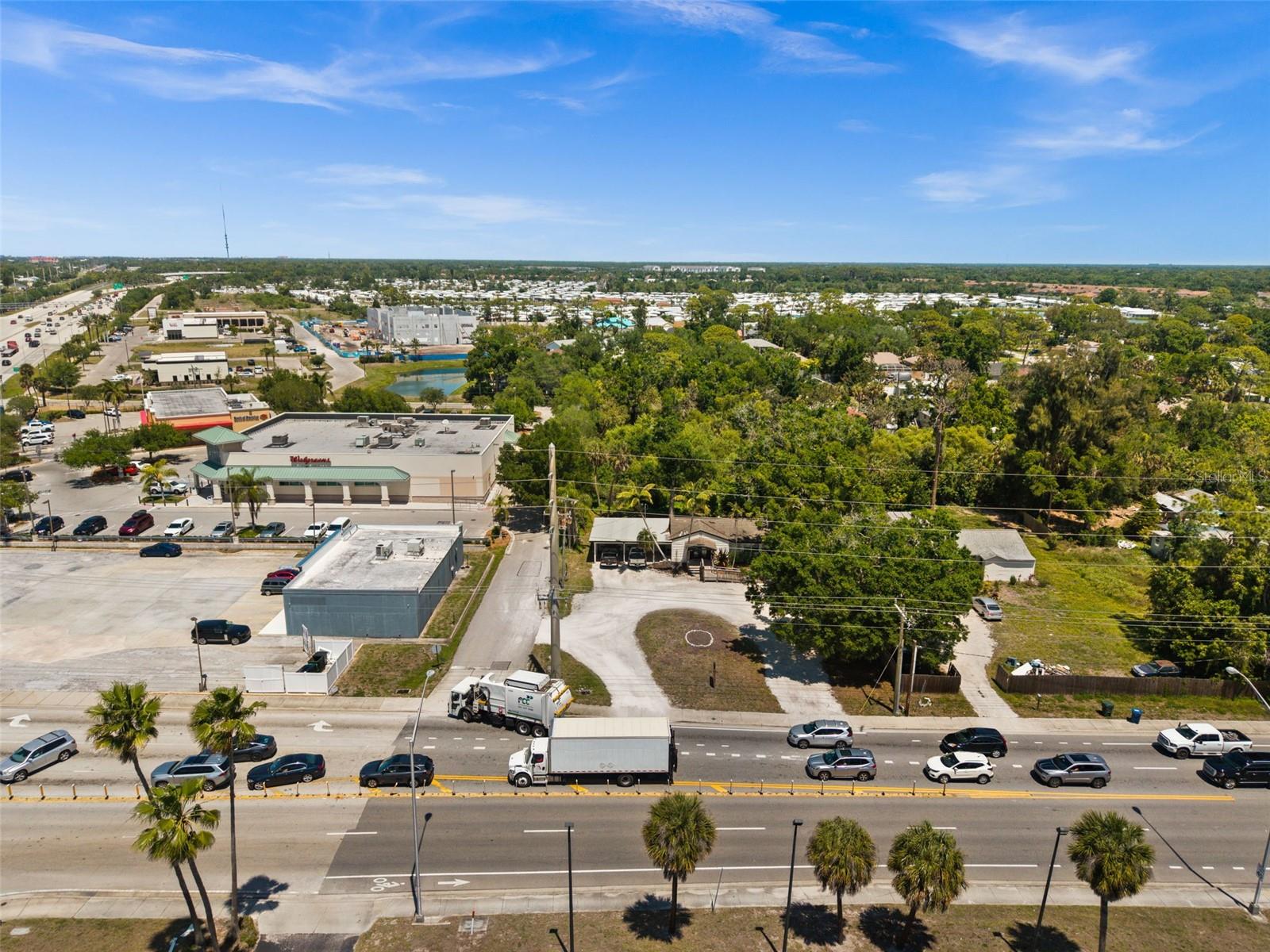 109 LAUREL RD E, NOKOMIS, FL, 34275