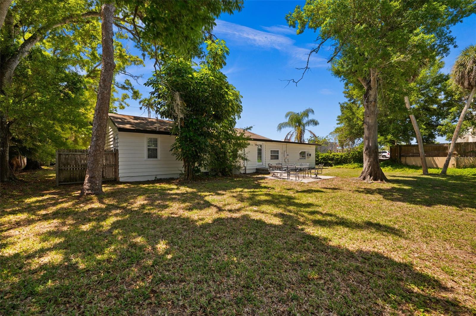 109 LAUREL RD E, NOKOMIS, FL, 34275