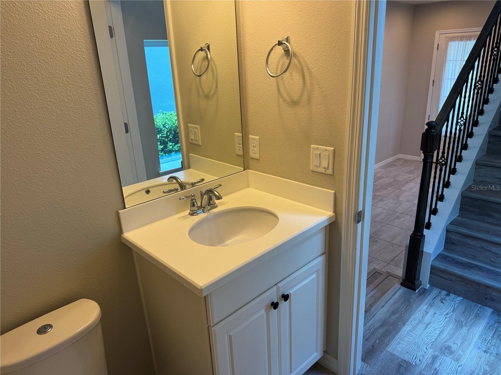 5912 VILLAGE CENTER DR, LITHIA, FL, 33547