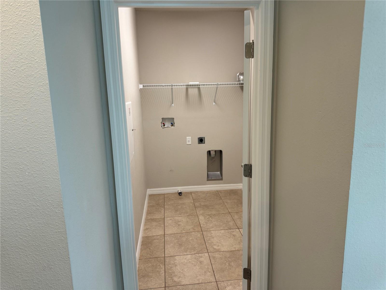 5912 VILLAGE CENTER DR, LITHIA, FL, 33547