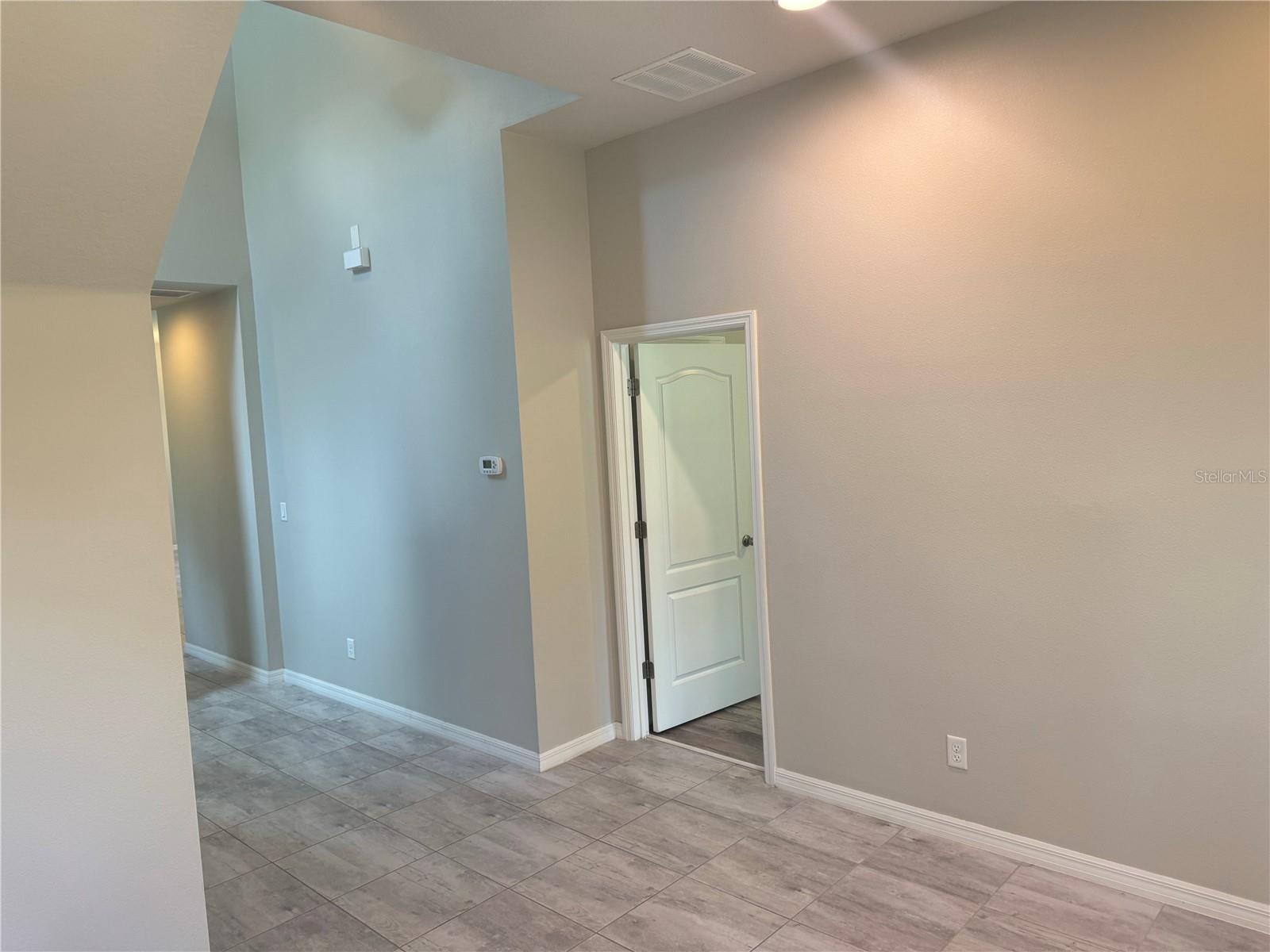 5912 VILLAGE CENTER DR, LITHIA, FL, 33547