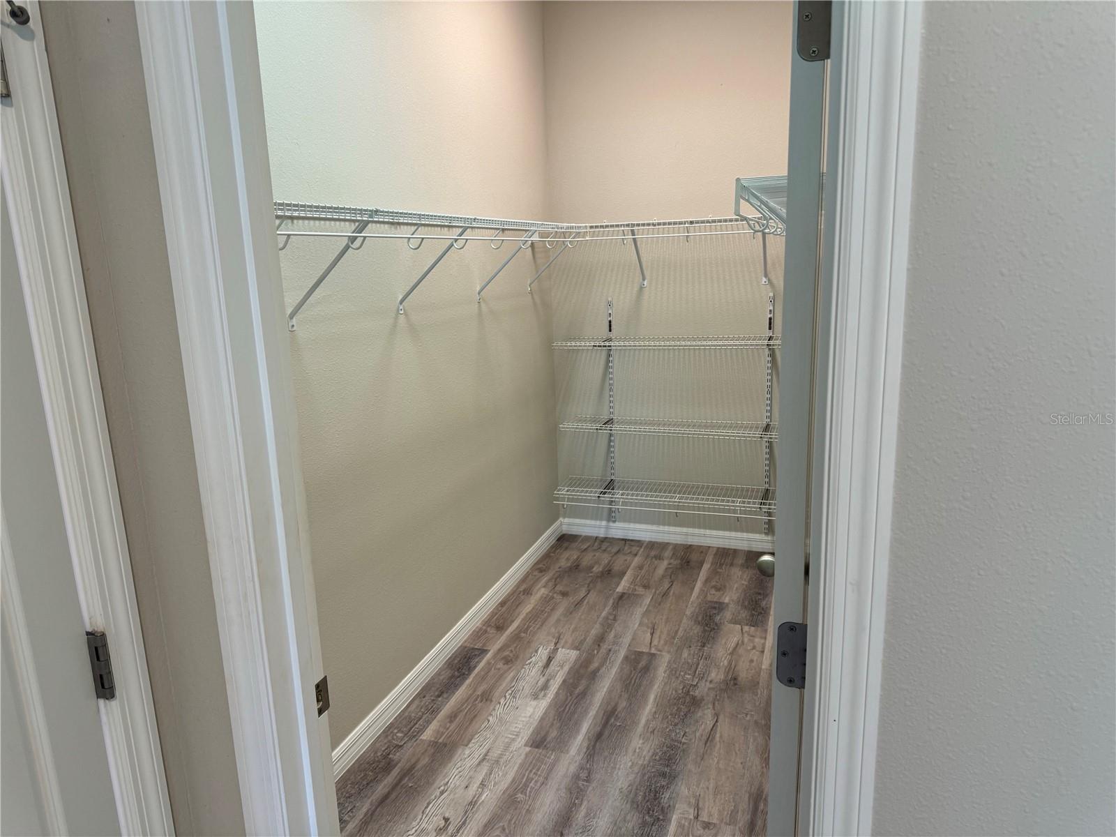 5912 VILLAGE CENTER DR, LITHIA, FL, 33547