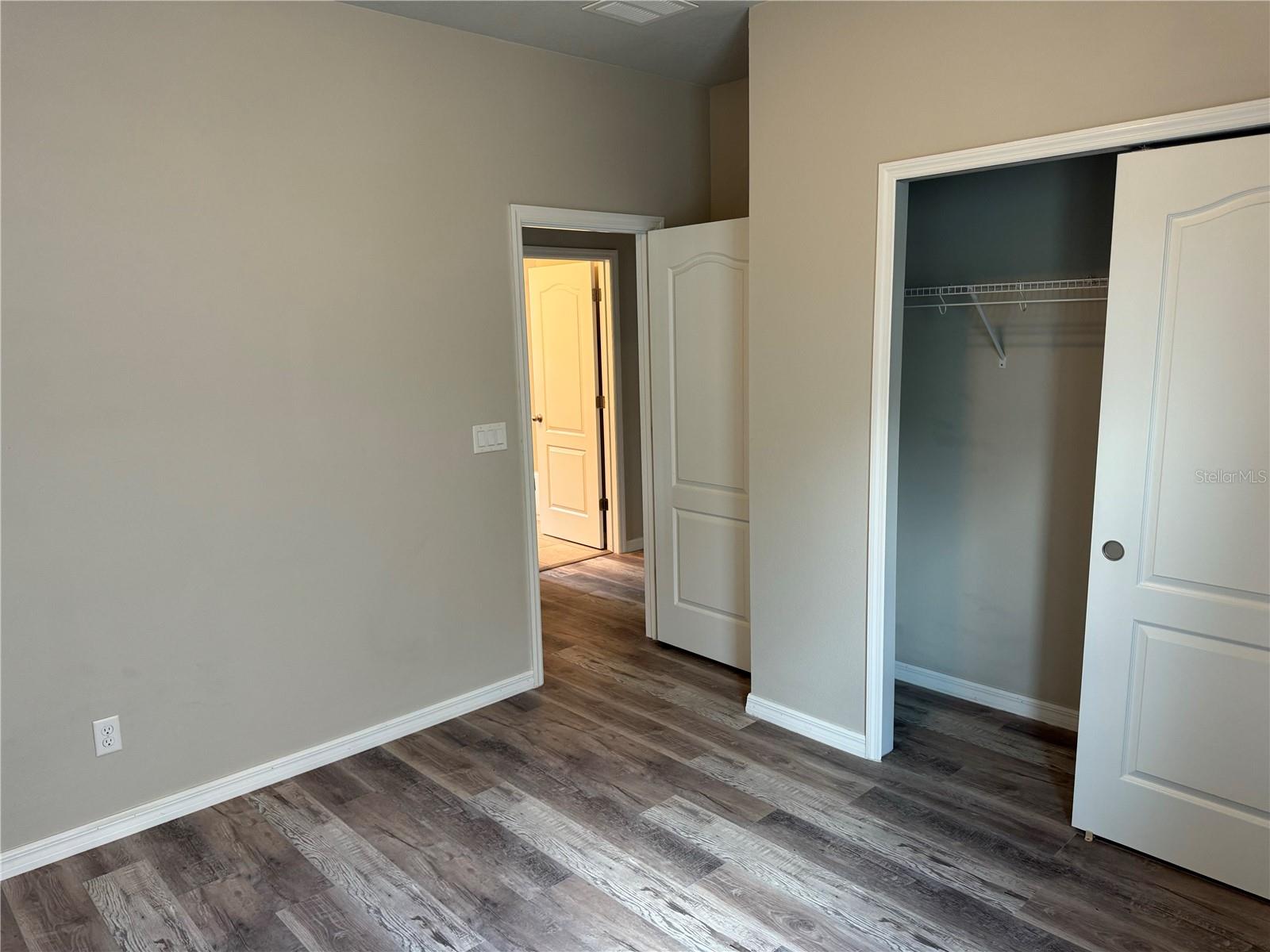 5912 VILLAGE CENTER DR, LITHIA, FL, 33547