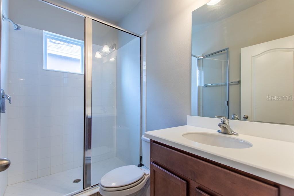 5912 VILLAGE CENTER DR, LITHIA, FL, 33547