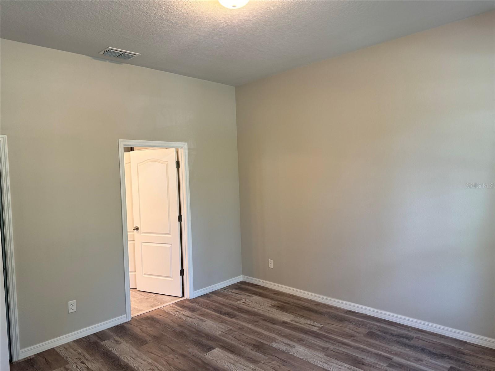 5912 VILLAGE CENTER DR, LITHIA, FL, 33547