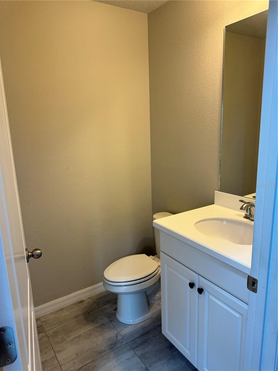 5912 VILLAGE CENTER DR, LITHIA, FL, 33547