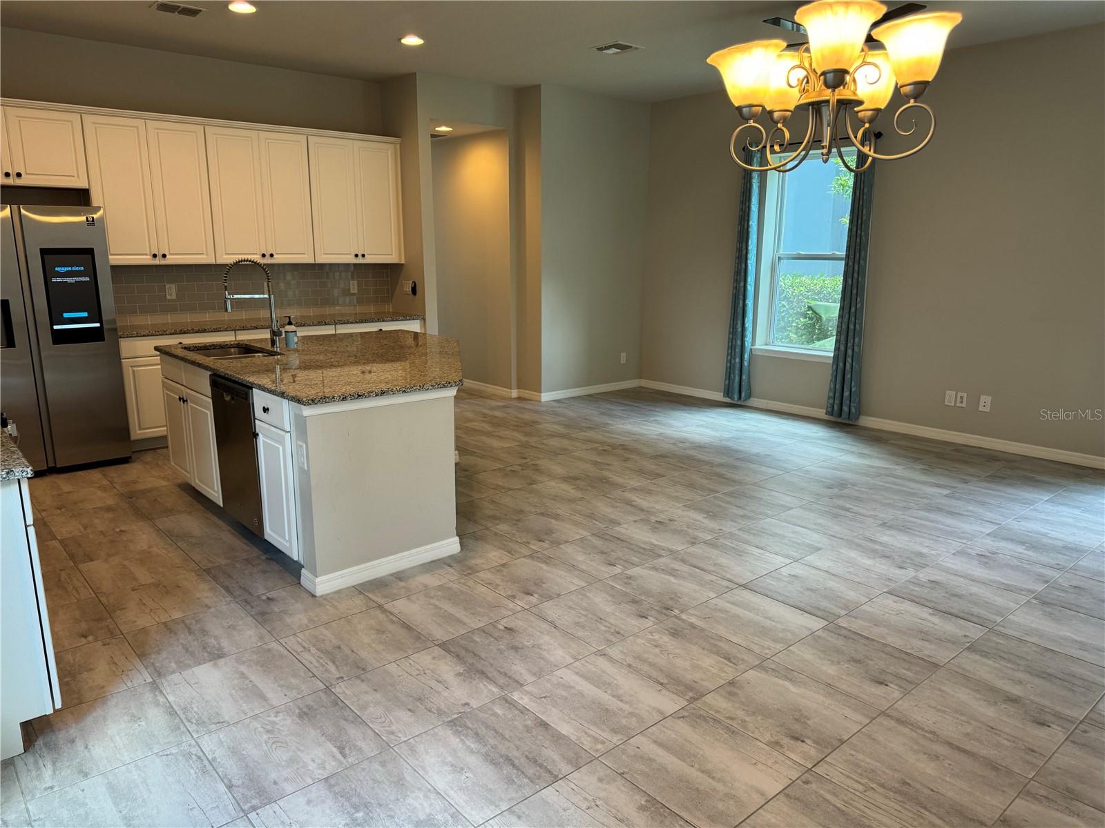 5912 VILLAGE CENTER DR, LITHIA, FL, 33547