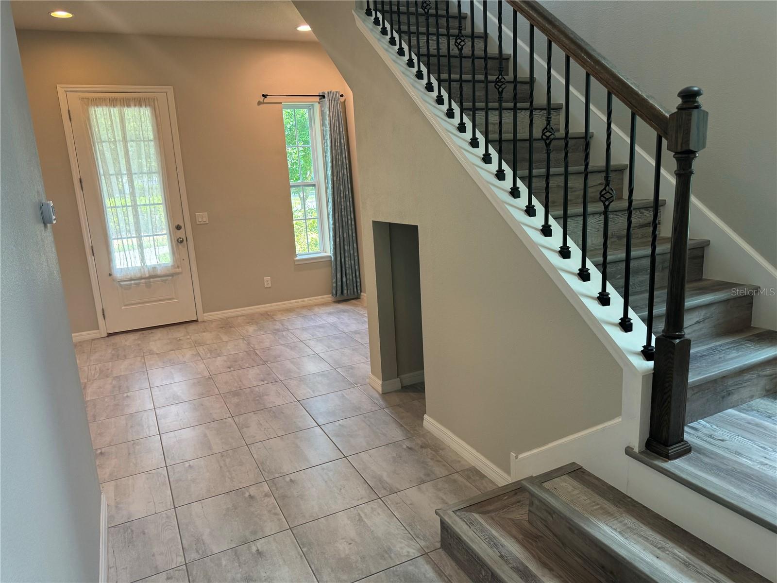 5912 VILLAGE CENTER DR, LITHIA, FL, 33547