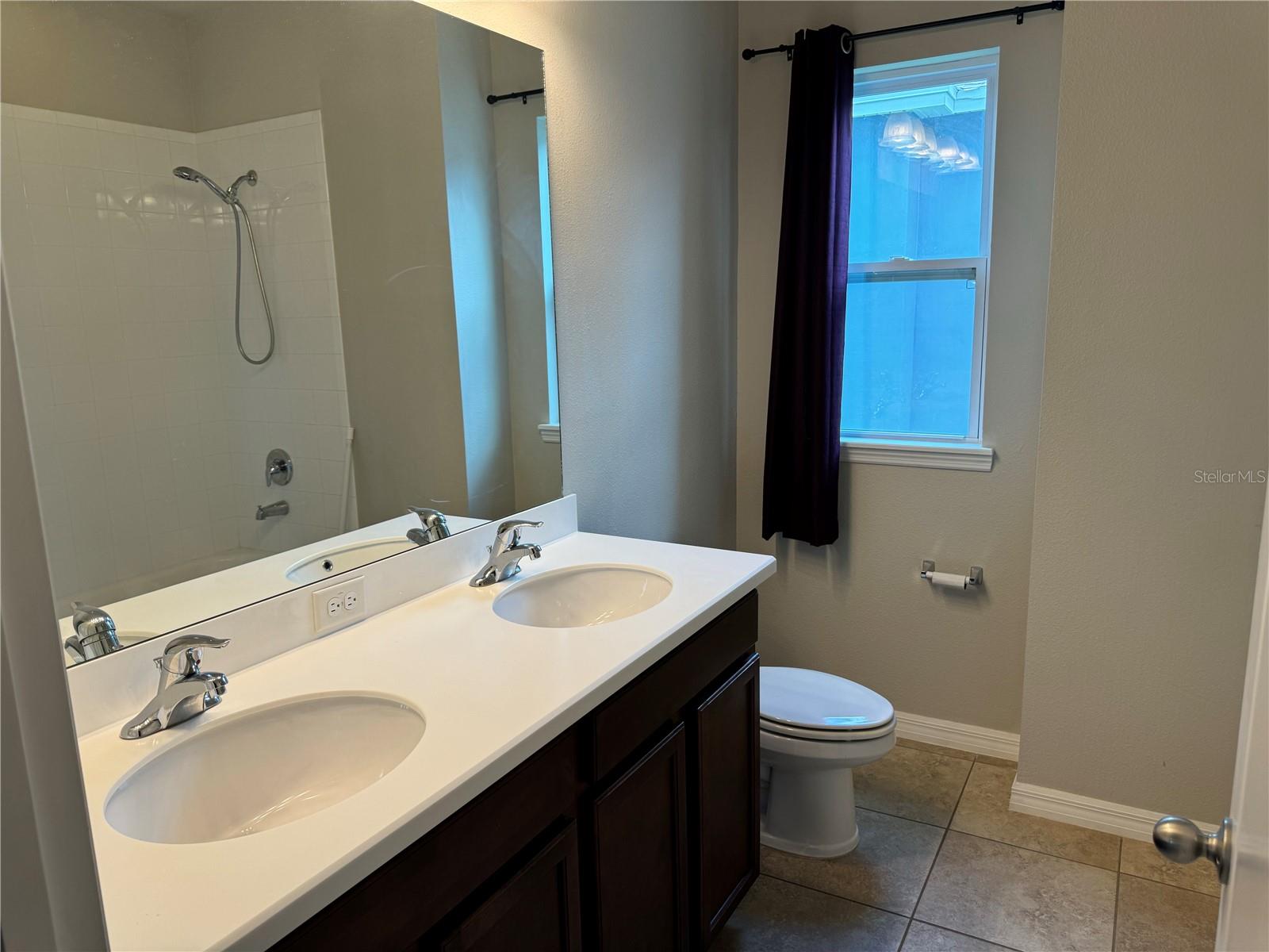 5912 VILLAGE CENTER DR, LITHIA, FL, 33547