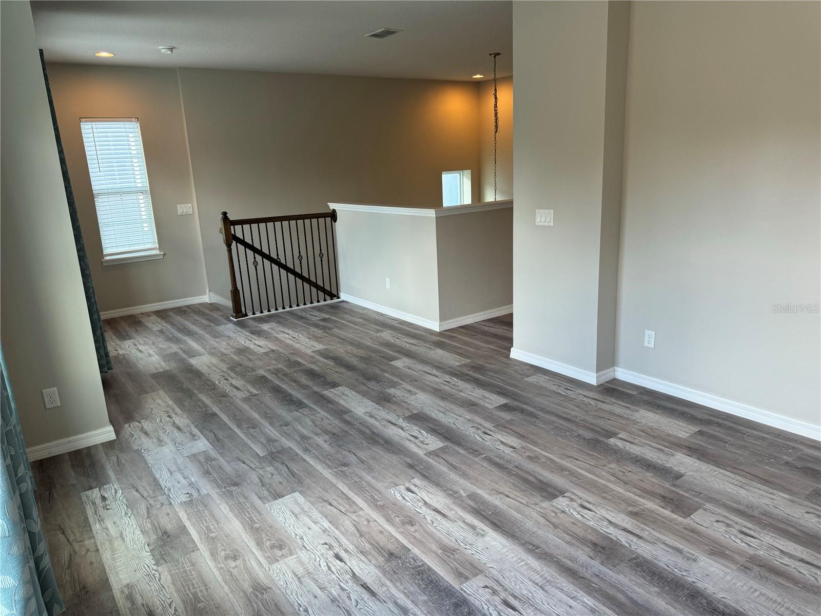 5912 VILLAGE CENTER DR, LITHIA, FL, 33547