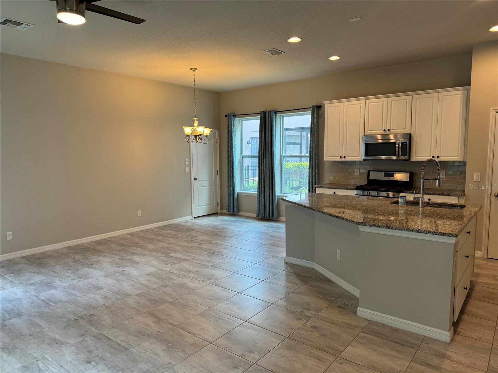 5912 VILLAGE CENTER DR, LITHIA, FL, 33547