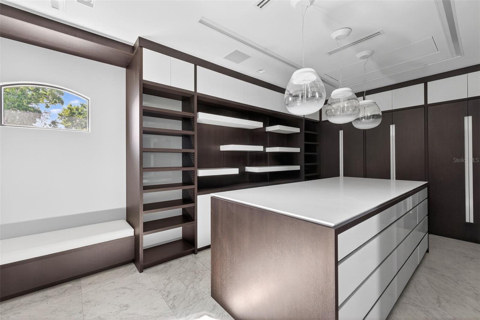 460 COFFEE POT RIVIERA NE, ST PETERSBURG, FL, 33704