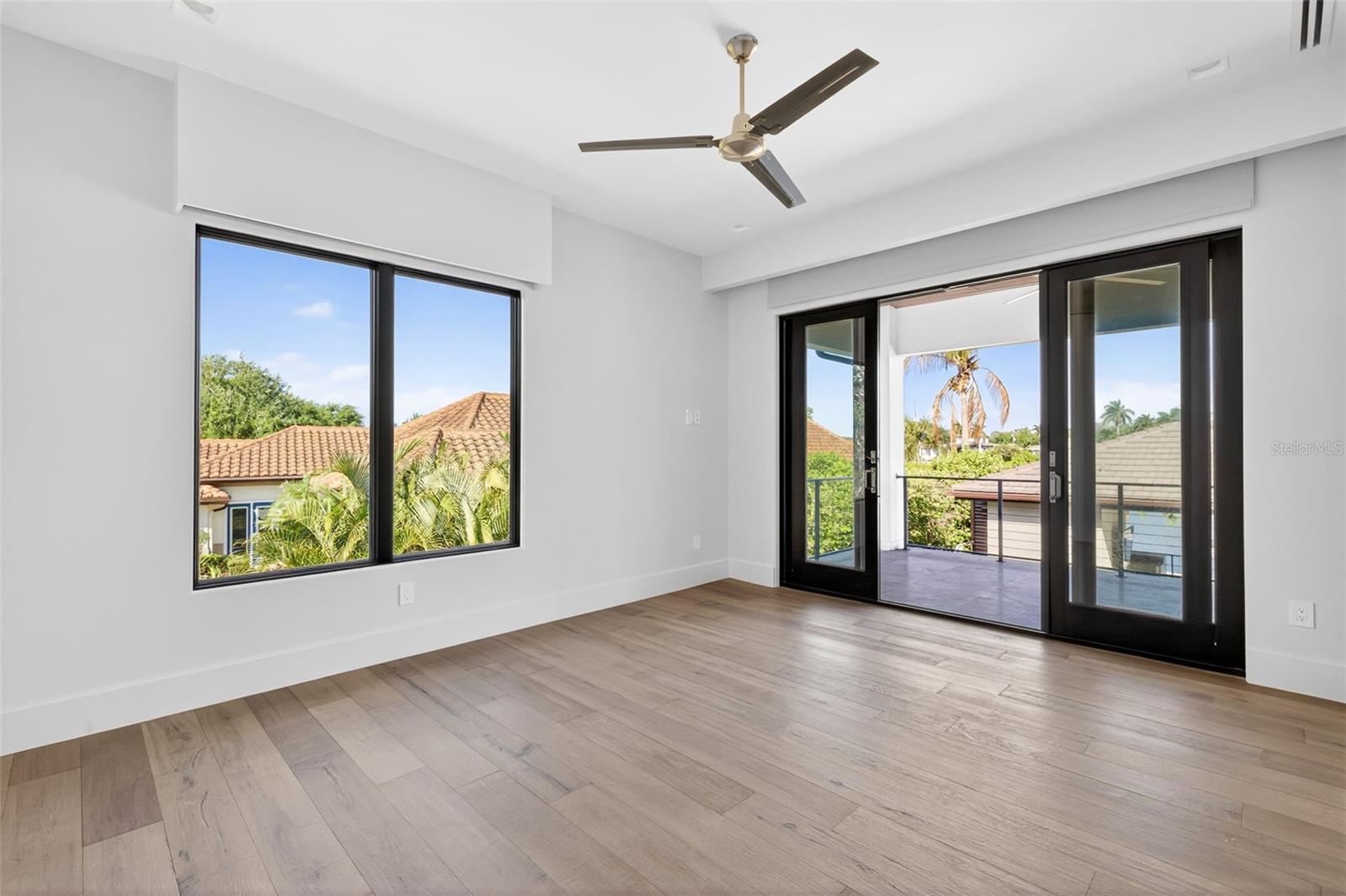 460 COFFEE POT RIVIERA NE, ST PETERSBURG, FL, 33704