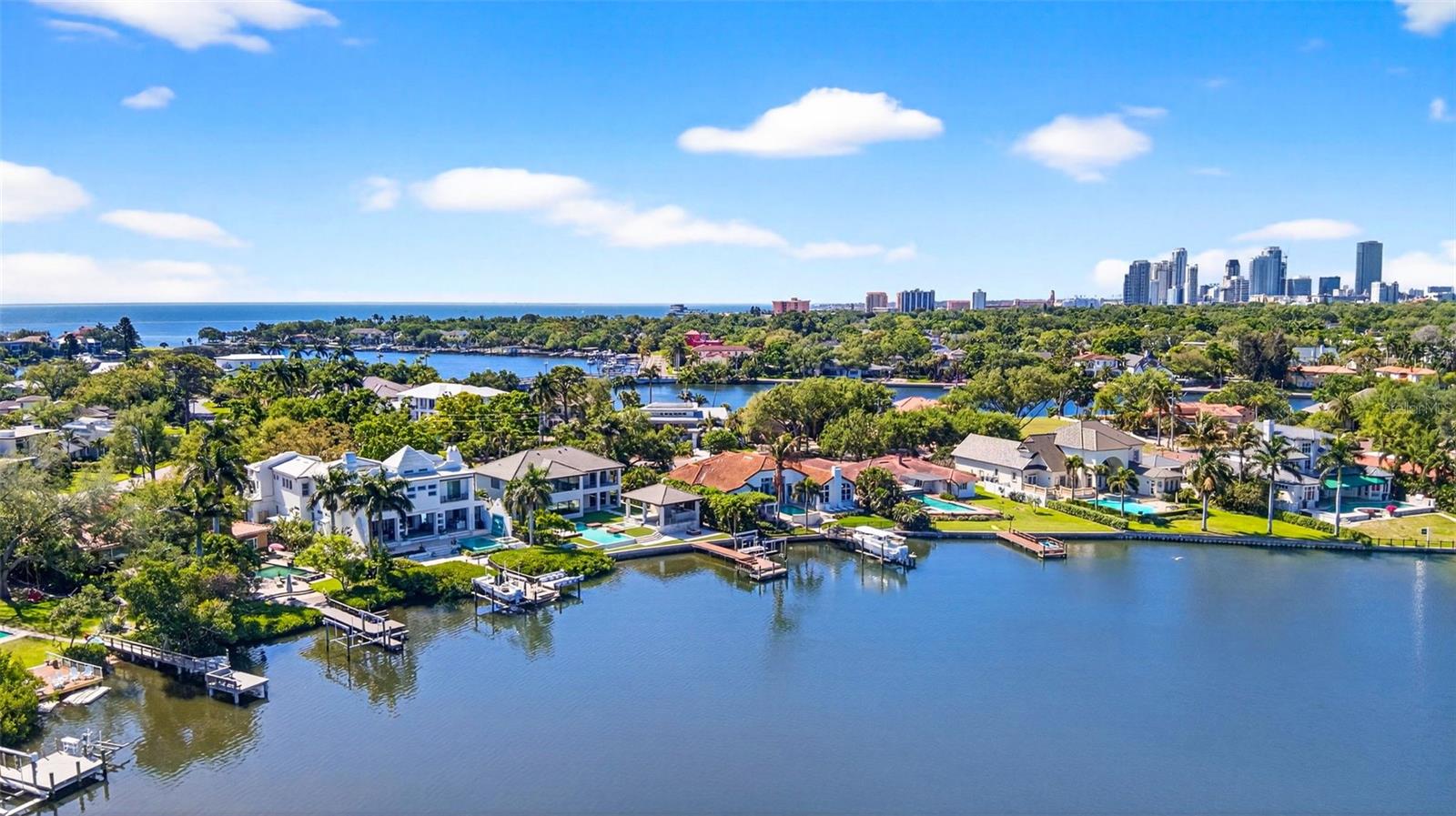 460 COFFEE POT RIVIERA NE, ST PETERSBURG, FL, 33704