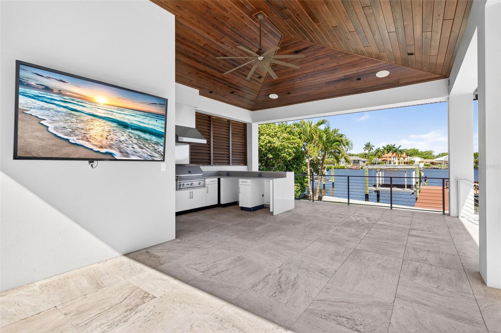 460 COFFEE POT RIVIERA NE, ST PETERSBURG, FL, 33704