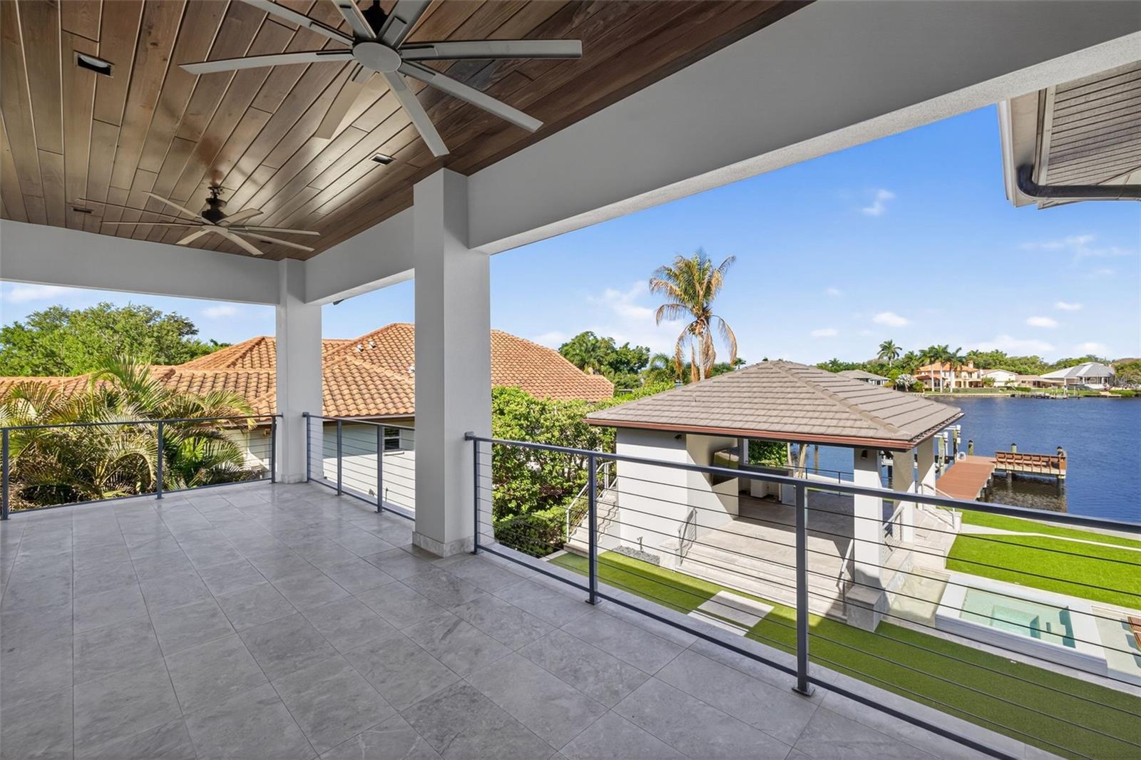 460 COFFEE POT RIVIERA NE, ST PETERSBURG, FL, 33704