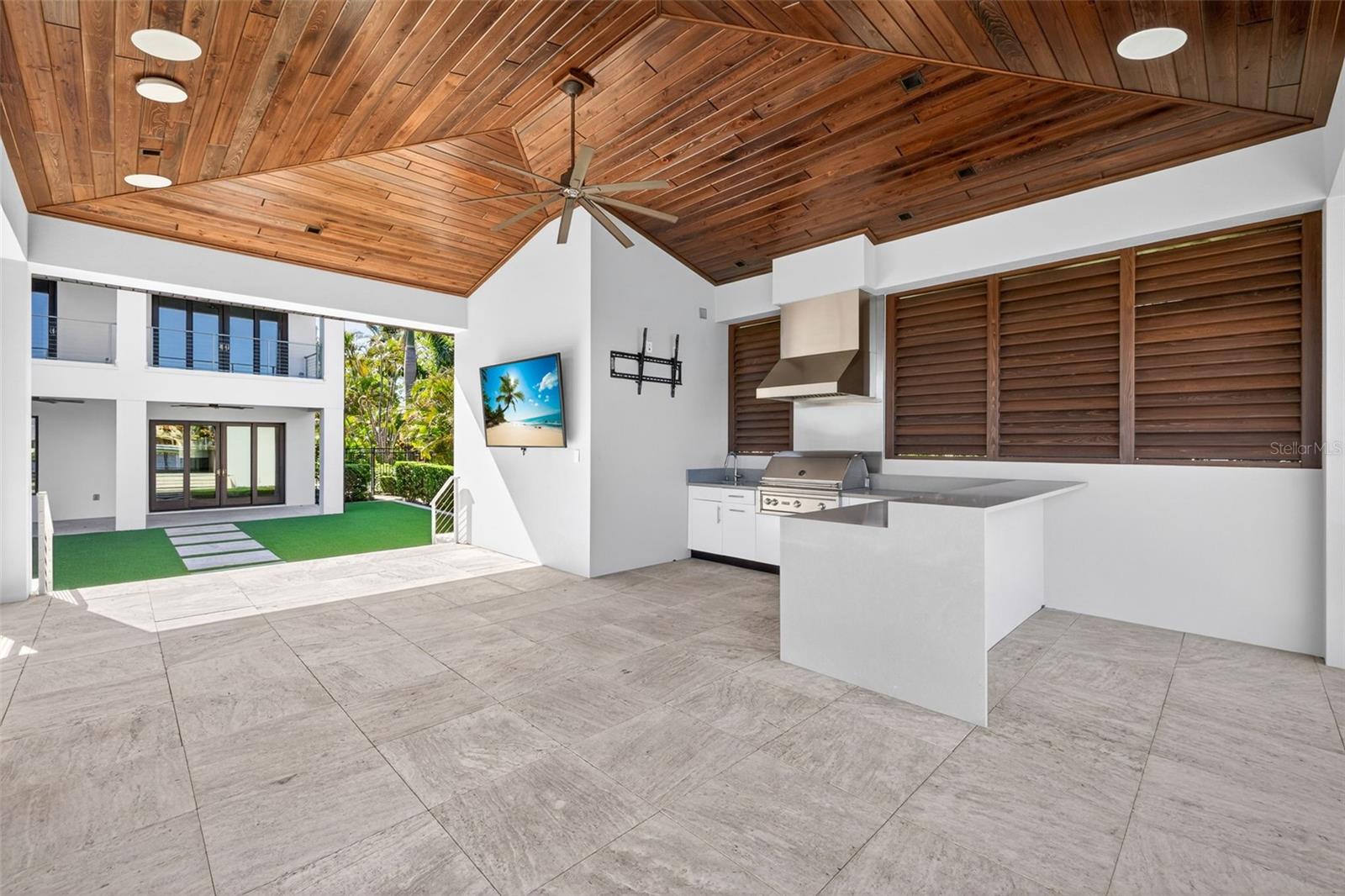 460 COFFEE POT RIVIERA NE, ST PETERSBURG, FL, 33704