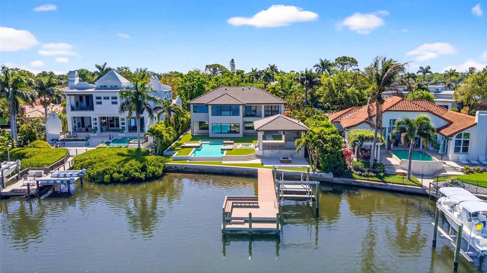 460 COFFEE POT RIVIERA NE, ST PETERSBURG, FL, 33704