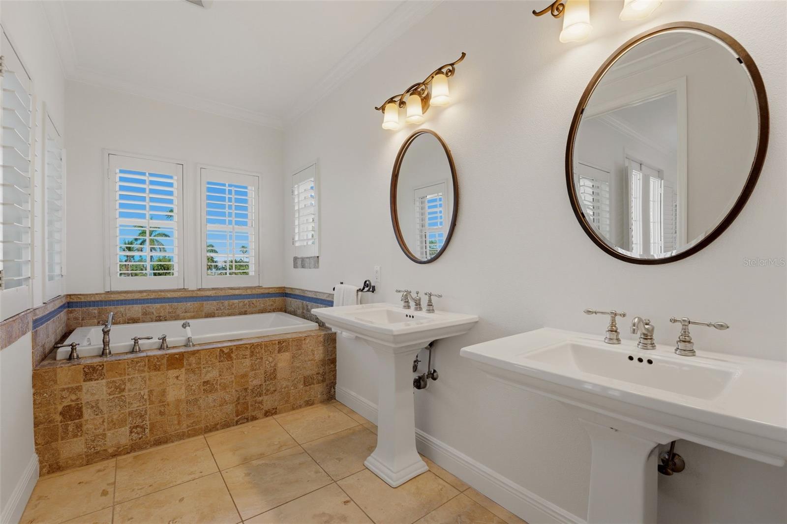 418 PINE AVE, ANNA MARIA, FL, 34216